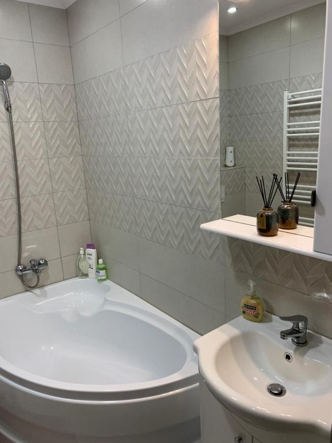 Villa Viktoria House Odorheiu Secuiesc Esterno foto